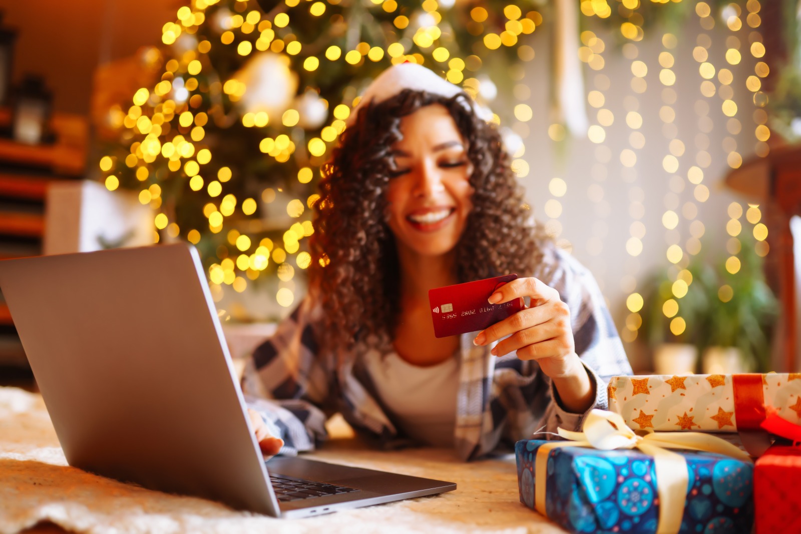 Protect Yourself From Scams This Holiday Season - FreedomCU